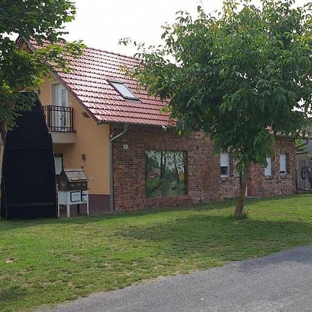 Ferienwohnung Am Muehlstein Lubben Exterior photo
